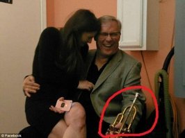 секрет успеха в его левой руке