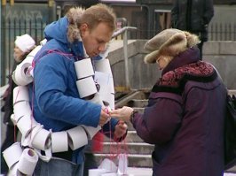 "Граждане, сдавайте валюту ..." 
сон Никанора Ивановича
(c) М.Б.