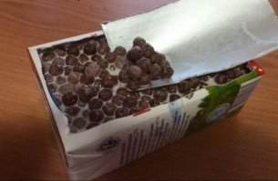 А ведь в поездках, когда в магазине не оказалось одноразовой посуды, а в дешёвом хостеле её тоже нет....