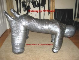 Вот так надо было скрутить пьяного ушлёпка и ждать приезда полицейских.