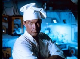 я тоже, знаю одну историю, как простой кок, спас всю команду корабля.