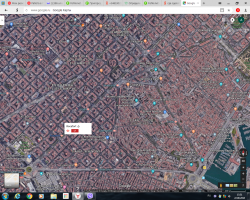 Слева живут почетные граждане, справа ... не почетные... ? Так ?