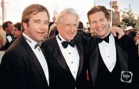 Я бы ещё добавил от себя:

-Джеймс и Джош Бролин


-Ллойд, Джеф и Бо Бриджес