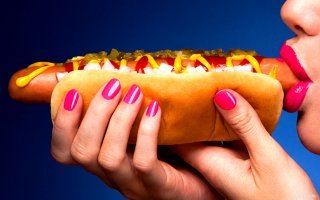 Наслаждение между булок