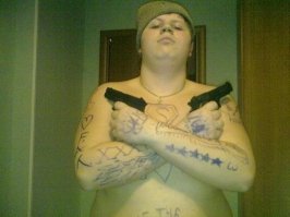 Сам забит частично, да и татухи делаю иной раз, плюс общаюсь с байкерами постоянно, а там ребят забитых много. Но, друзья мои, такой крутизны я ещё не видел.