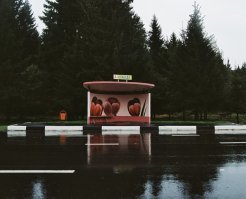 Как выглядят автобусные остановки в разных странах мира