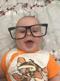 А я эти фотки ни разу не видела...Самые лучшие и искренние фото это дети и животные. Это мой знакомый малыш.
