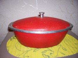 только увидела) да я в курсе, но тут торопилась и опечалалась( бывает, если не проверять за собой и когда глаз замыливается. Пишешь одно, а выходит гомно. У меня утятница типа такой