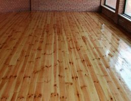 Извращения. Нет ничего красивее классического хорошего деревянного пола. И никто меня не переубедит.