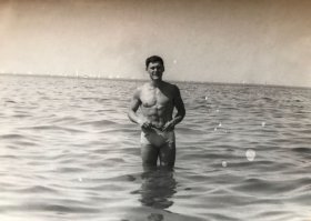 А вот так гребцы на пляжах смотрелись. Это я фото отца нашла, старое.