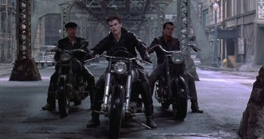 Пара кадров из классики жанра