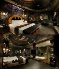 Некислая такая пацанская ДЕТСКАЯ!..
Так и вижу - проснулся мальчонка утром, образцово застелил дизайнерскую кровать, убрал всё в комнате за собой и только потом побежал собираться в школу