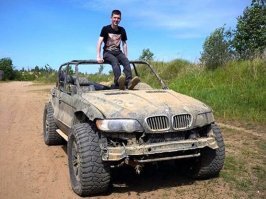 У ящера классная бэха получилась... =))