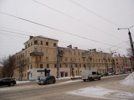 перекресток 1й Владимирской и Зеленого прроспекта,тож пленные строили,там вся 1я Владимирская застроена ими.