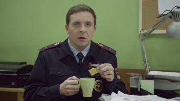 Базанов, стреляй! -Нее, я не буду!