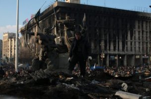 Вот обнаружил, что на один твой коммент не ответил.




Это про Дом профсоюзов в Киеве. Как без документов ехали? Очень просто. На автобус вообще паспорт не нужен. На поезд в принципе нужен, но в кассах было видно - какая кассирша билеты без документов продаст. Та, у которой украинский флажок на столе стоит или желто-голубая лента повязана. Так и ехала молодежь без документов.
Как родители не опознали? Ни один родитель никогда не примет тот факт, что его ребёнок, это обугленый труп и не опознает его. Лучше без вести пропал. Психологически легче думать, может был ранен, потерял память и живёт сейчас где то. Как бывший мент я это знаю. Родители могут так годами жить, отказываясь сдать ДНК и страшась потерять надежду, пусть и призрачную.