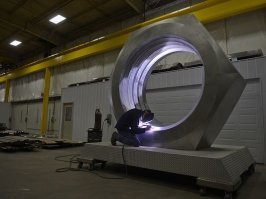 Я правильно понял, что 15 см в диаметре для нее это маленький?