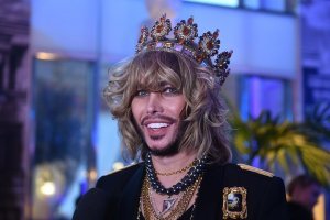 И тут все запиликало ... а на гомика я совсем то и не похож !