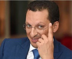 Ну, Шеломов может и еврейская фамилия, а вот Шамалов, точно русская. Посмотрите сами и убедитесь.  Это Кирилл Шамалов, самый молодой миллиардер в РФ, а по совместительству зять гражданина Путина.