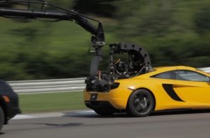 вторая фотка это машина для съемок на скорости трюков с машинами