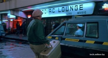 напомнило такси из "возвращение воспоминаний" 1990г