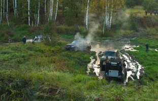 Парни с покатушек, похоже. Там некоторые да, позволяют себе для смелости, иначе стремно: