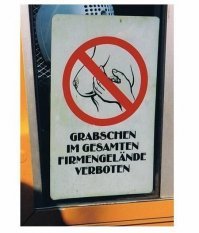 Но нарисована именно голая грудь!   Прям так и ходят? :) От такой сложно удержаться :)