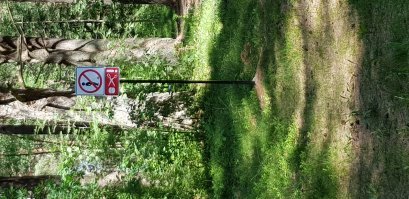 Извините, загружал с телефона. Знак в парке отдыха