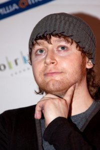 а в каком классе Илюшенька учится?