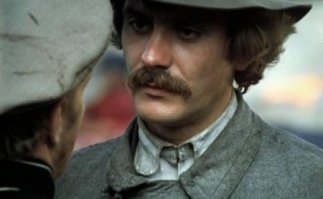 Этикет ёп!
Это они там не мы - диванные воители. 
А как талантлив был! 
Устал Никита Сергеевич 
все там будем