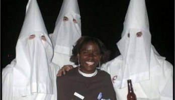 Американка устроила поединок с автобусом посреди шоссе