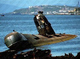 Проект 641, заводской номер 809 корпус плб  Б-15  на грунте в бухте Улисс 2003 год, сентябрь.Автор: И. Курганов