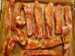 Рёбрышек бараньих хорошо тоже под пивас погрызть.