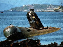 Проект 641, заводской номер 809 корпус плб Б-15 на грунте в бухте Улисс 2003 год, сентябрь. Автор снимка: И. Курганов