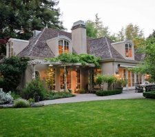 Об этом написано в заголовке. И понятно, что каждый из нас мечтает о счастье и здоровье близких.  Человек просто предложил помечтать о чем-то еще, материальном и бытовом. Скучные вы какие-то...

Вот я дом хочу - пока денег нет, мечтаю. Прекрасно же, я считаю