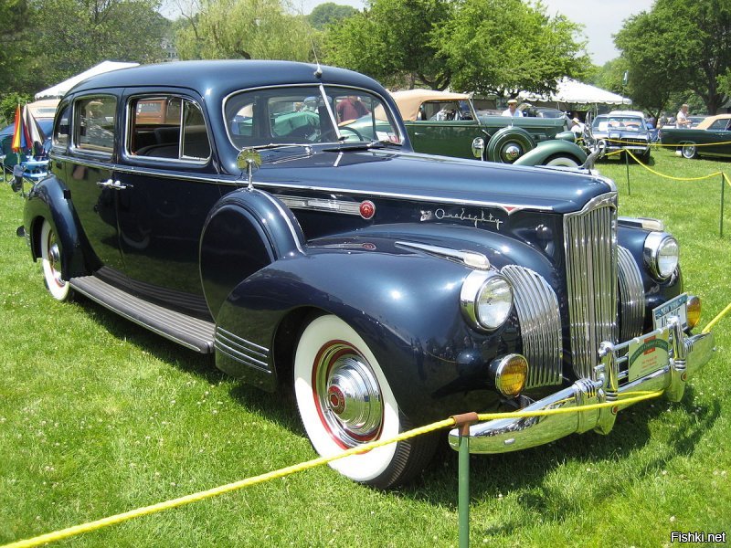Packard 180, пишут на ЗиС-110 даже приборы скопированы с него до мельчайших деталей; зато хром на облицовке радиатора придумали по другому расположить xD