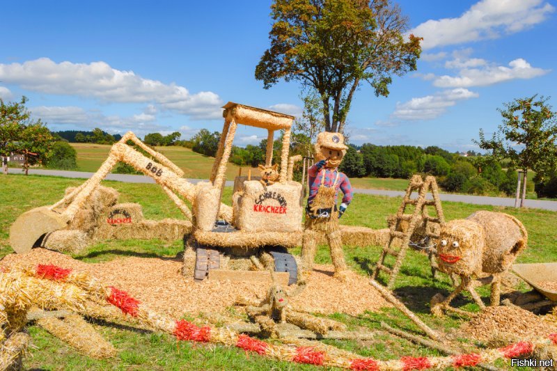 перед тем как картинки из нета дергать и выдавать их за российские, хотя бы поинтересовался у гугла из какой загнивающей страны они на самом деле и что вообще на них написано и что происходит....    ставропольский край у него на фото)))