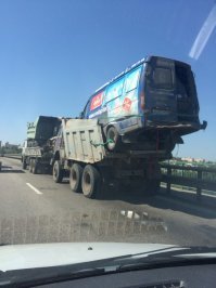 ну хз хз...
вот для примера наши авто
камаз груженный камазом, тянет камаз груженный газелью, в которой ока