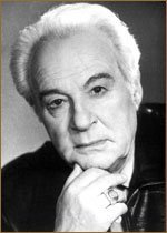 А на русском Луи де Фюнес говорил голосом Владимира Кенигсона. Согласитесь, представить Луи с другим голосом невозможно ))