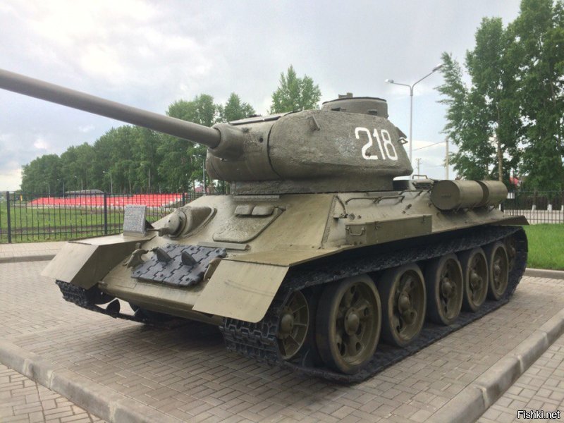 Э-э-э... Три модификации.. А это что? И это далеко не всё что было. В общем все варианты Т-34 учесть сложно.