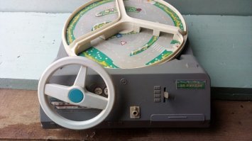 помню когда уже стал "асом", движок пооборотистее ставил и гонял на более высоких скоростях), эх детство...