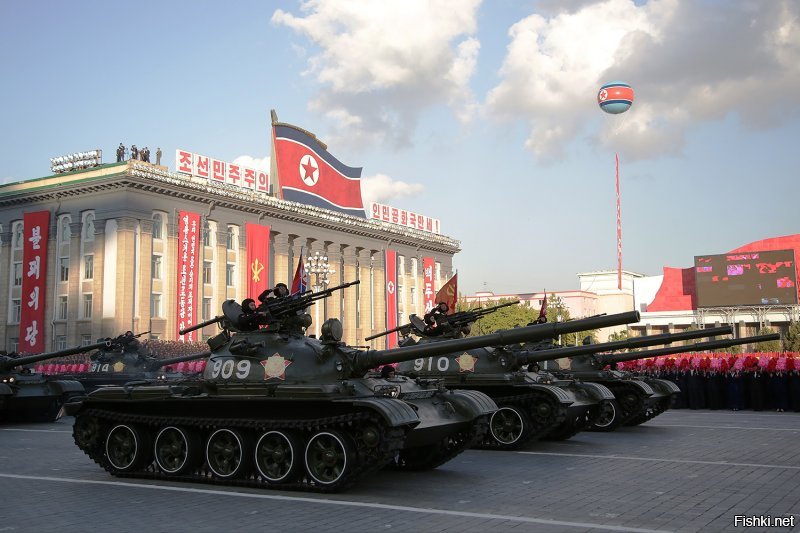 Больше музыки, меньше ракет: Северная Корея отпраздновала 70-летие