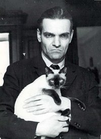 памятник Кнорозову