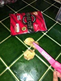 Писец, даже нож розовый)