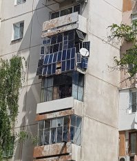 Надо думать - это сделано в целях экономии электроэнергии. Окупится лет через 500...