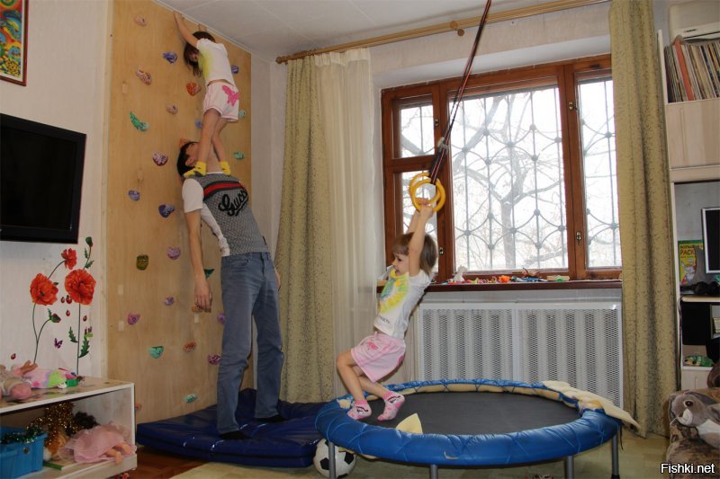 Епта! Откуда вы лезете?
Над х..естницей делаю!
Ума не хватает или фантазии?