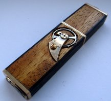 Практически всегда подарки делаю своими руками, пока никто не жаловался. :) Просто надо делать то, что подойдет конкретному человеку. И желательно что-то полезное. :) Вот несколько фото таких подарков.