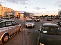 когда втиснулся между мудаками, мудаки уехали, а ты остался..