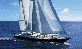 Не понимаю я эстетики этих яхт - какие-то патрульные катера.
Вот - яхты: