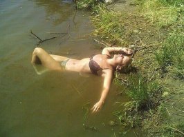 Кто-то выбросил ебт... подбирай, пока не унесло течением )